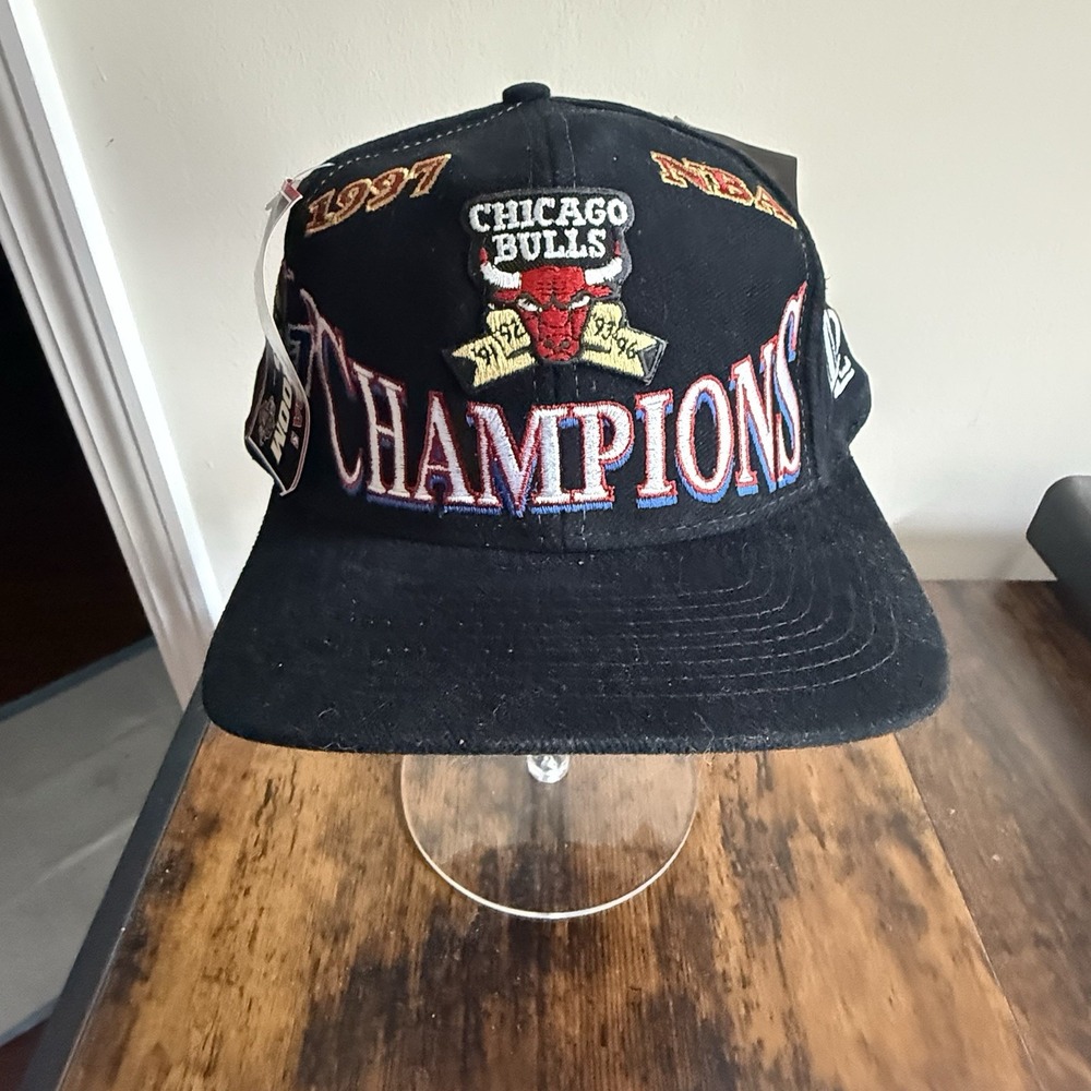 Vintage 1997 Chicago Bulls Champions Locker Room Hat Logo Athletic Snapback NWT